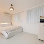 Stay Hongdae - B Type